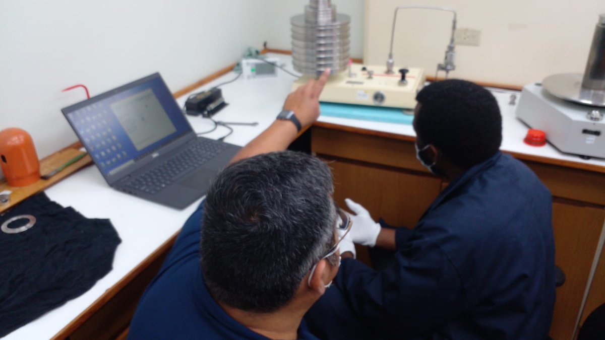 crosqcaricom's tweet image. Metrologists from @GOTTBS recently benefitted from mentoring by #CENAM Pressure Calibration expert Mr. Jesús Aranzolo. TTBS is expanding its capacity in pressure regionally under the #11thEDF #TBTProgramme.
.
#qualityatwork #CROSQatwork #measurement #metrology #CARIFORUM #CARICOM