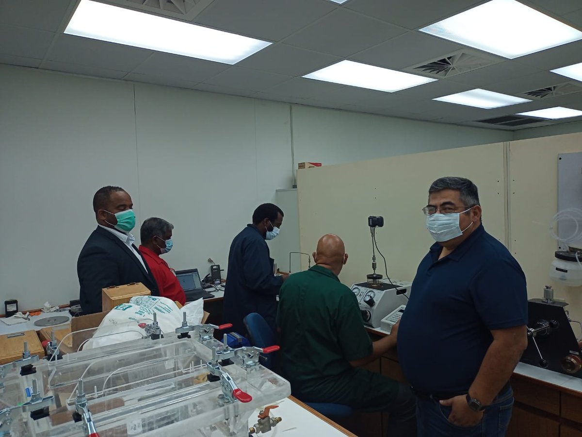 crosqcaricom's tweet image. Metrologists from @GOTTBS recently benefitted from mentoring by #CENAM Pressure Calibration expert Mr. Jesús Aranzolo. TTBS is expanding its capacity in pressure regionally under the #11thEDF #TBTProgramme.
.
#qualityatwork #CROSQatwork #measurement #metrology #CARIFORUM #CARICOM