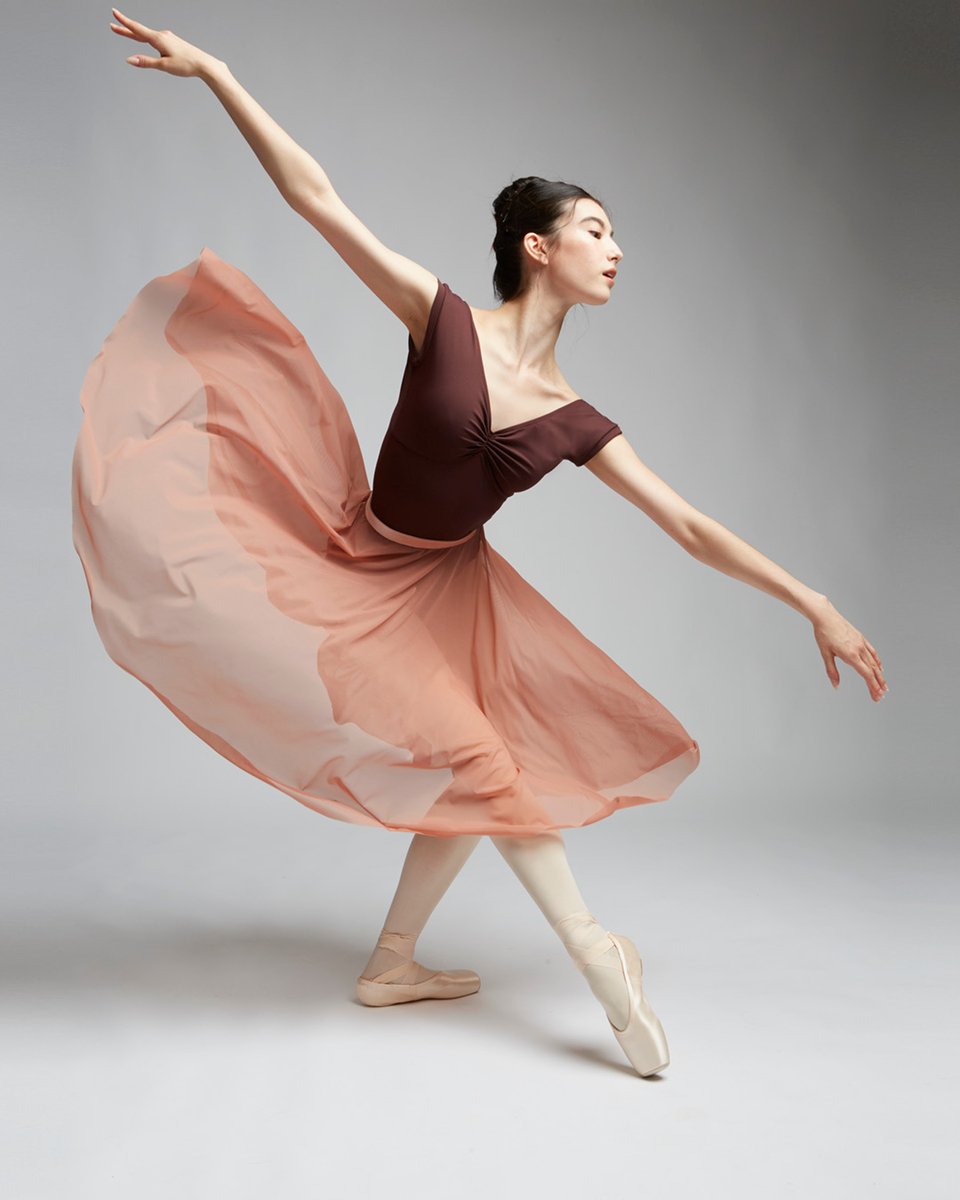 #WorldBalletDay ✨FLASH SALE✨ Celebrate with 22% OFF absolutely everything on dancer.com and at our NYC #GMBoutique. Sale ends TONIGHT, Nov 2 at 11:59pm ET! All prices as marked, no coupon code needed.

#WorldBalletDay2022 #GaynorMinden