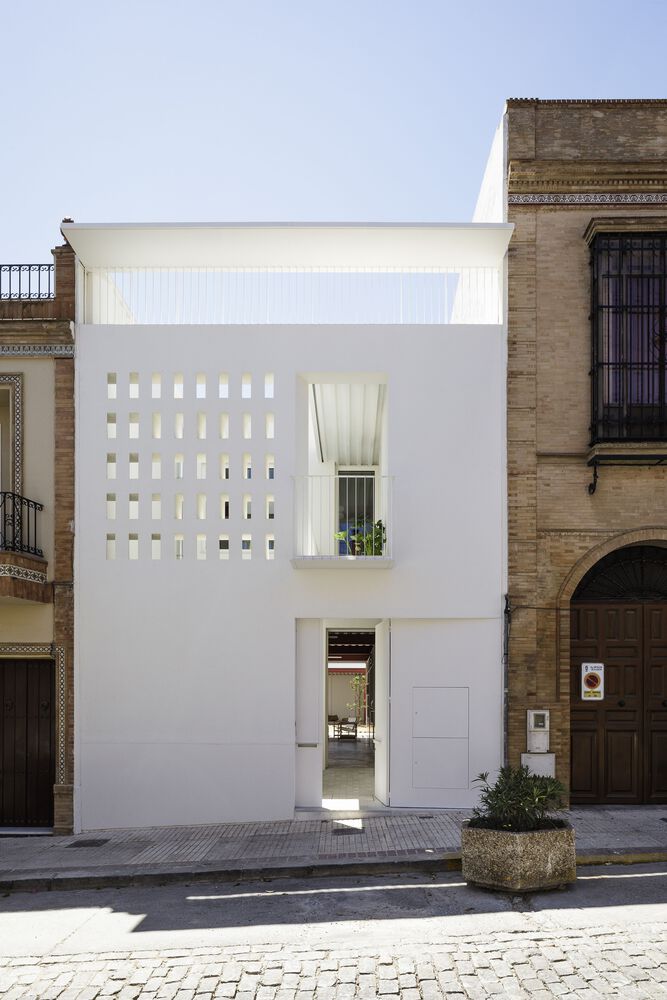 SerArqui's tweet photo. Casa de los nueve pórticos
Arquitectos. @Sol89arq 
Ubicación. CASTILLEJA DE LA CUESTA, ESPAÑA
Área. 167.00m²

@SerArqui 
https://t.co/flME1MgFVb
#SerArq https://t.co/tkYg2aAeE0
#arquitectura #proyectos #construccion #architecture https://t.co/BFXu5BNBB3