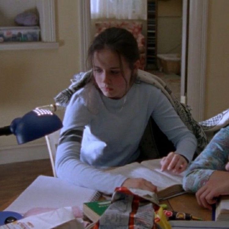 rory gilmore here is an accurate representation of how i feel when i have to study