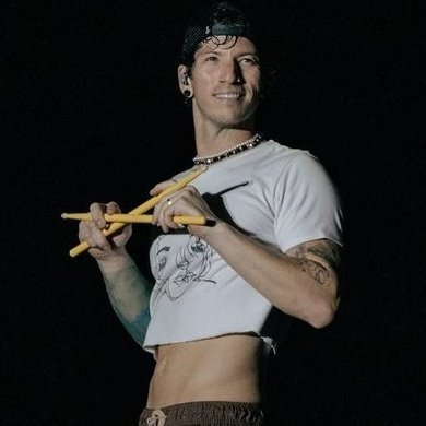 joshdundrumshow's tweet photo. #weloveyoujosh happy Josh day @joshuadun !! You are a huge inspiration to me. I'm so proud of you. Thank you for being amazing and for everything you do :)
#joshdun #joshday #twentyonepilots https://t.co/tGlwGTaqmS