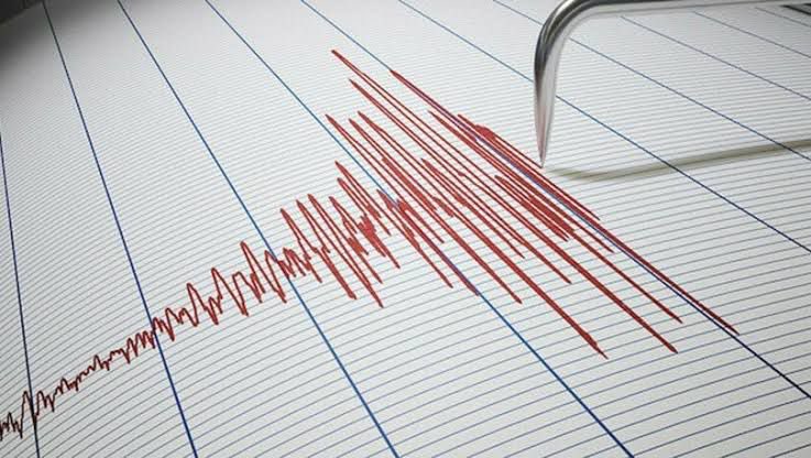 Antalya açıklarında meydana gelen ve çevre illerden de hissedilen 4.7 büyüklüğündeki depremden etkilenen kardeşlerimize geçmiş olsun dileklerimi iletiyorum. #Antalya #Deprem