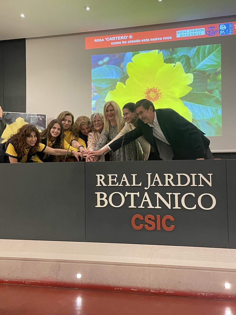 jrvbio's tweet photo. 𝐑𝐨𝐬𝐚 ‘𝐂𝐀𝐑𝐓𝐄𝐑𝐎’ en el @RJBOTANICO 

El Día Mundial del Correo se emitió el sello ‘Rosa Cartero’ dedicado a todas las personas que llevan y traen nuestras cartas. @Correos 

https://t.co/zfWOGzNb2N

@CSIC @CSICdivulga @FECYT_Ciencia @rosalesferrer @UiS_Navarra https://t.co/zvMidpCISv
