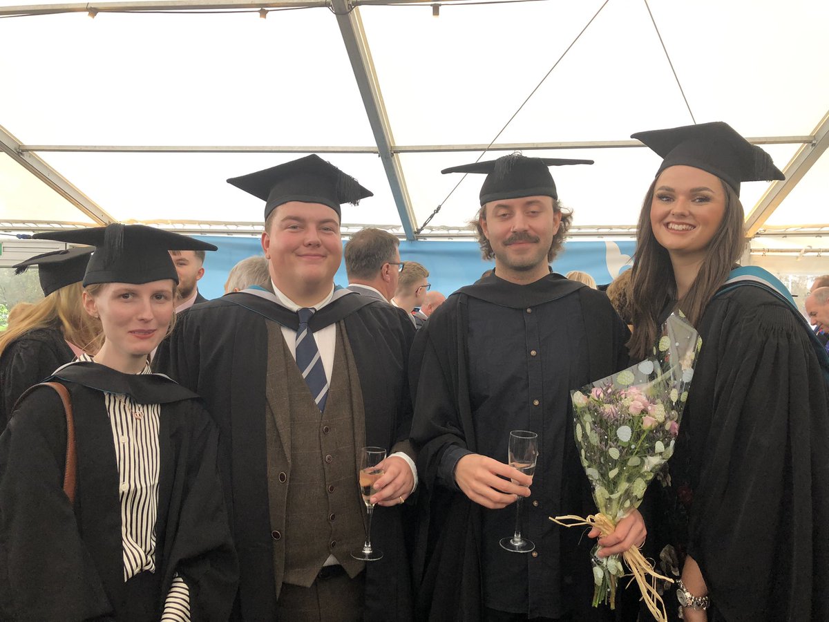 Hugh congratulations to all @uowjour students who graduated today @worcester_uni. Great to see you all. Stay in touch. Go and smash it - it’s your time to shine.
#Graduation #journalismclassof22