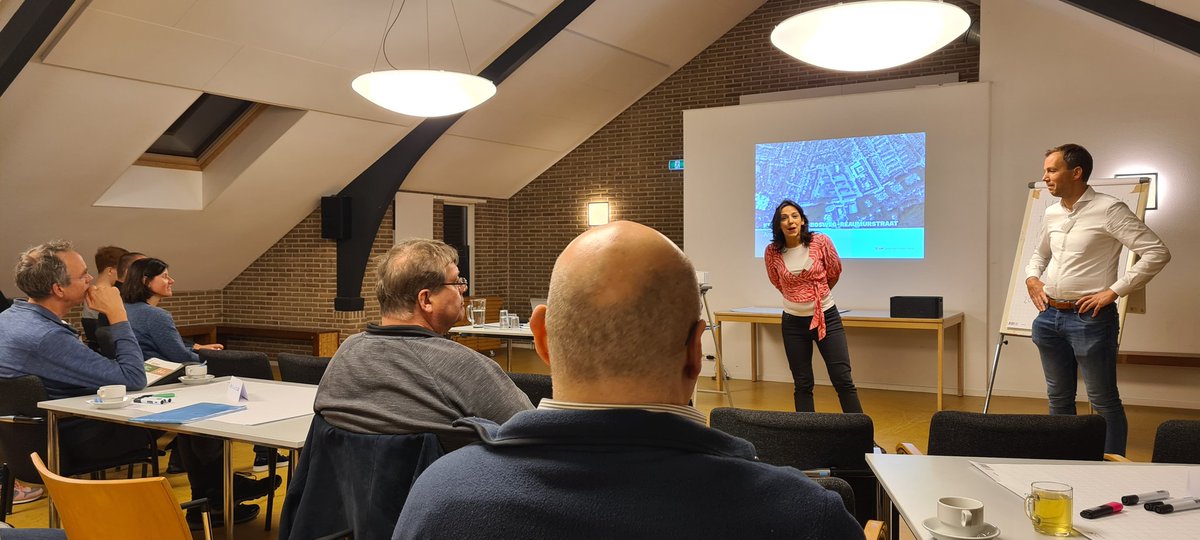 hpijper's tweet photo. #participatie bijeenkomst over de ontwikkeling van de driehoek Kelvinstraat Reamurstraat Bosweg met #dealliantie in #Amersfoort https://t.co/faA4929A5S