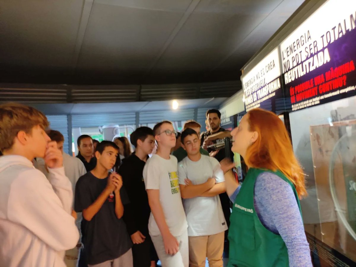 epiasabadell's tweet photo. Al museu hem pogut experimentar d'una manera més manipulativa els tipus d'energia i comprovar els continguts teòrics treballats a classe.
#2NESOPIASABADELL
#SUMMEMPIASABADELL https://t.co/XvuzalP9iE