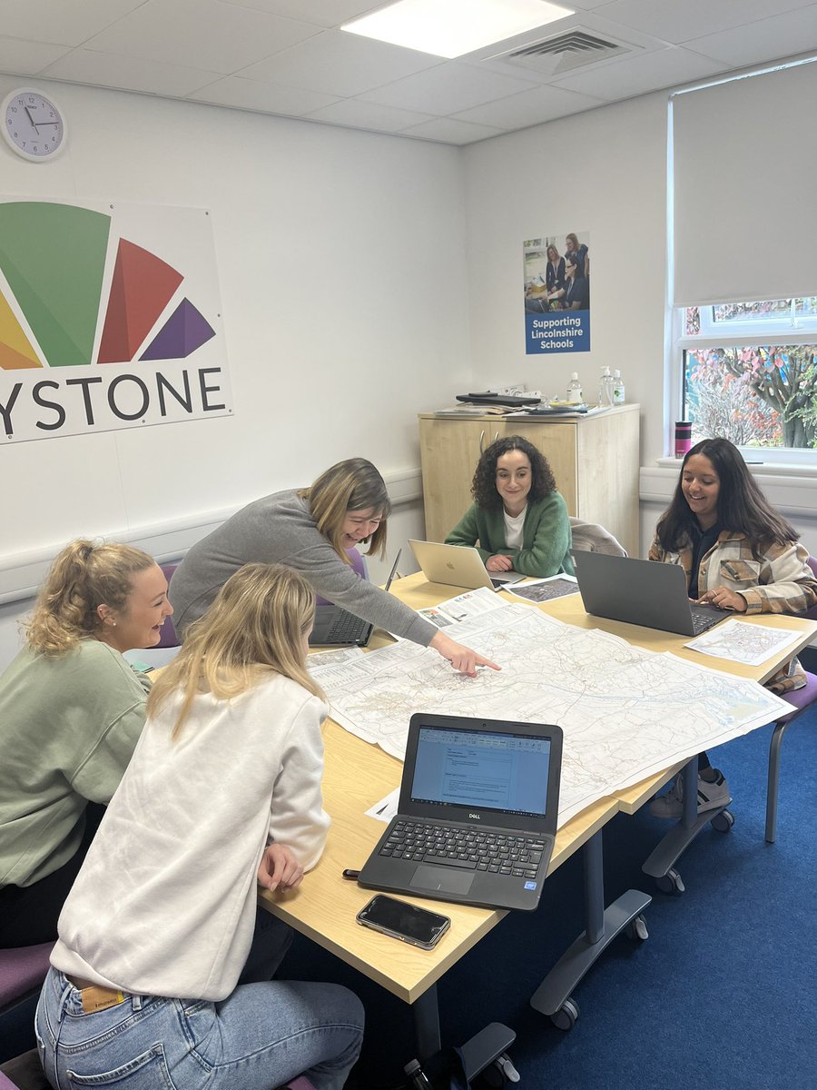 Deepings_ITT's tweet photo. Lots of learning during our primary SCITT study week. Today… geography! Fieldwork and maps! https://t.co/5cX7fqWzIb