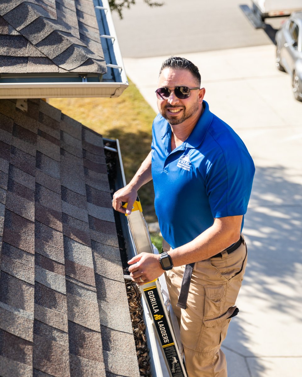 LlcVidal's tweet photo. Getting your roofing project finished on time and on budget can be stressful, but as long as you're working with us, you'll never have to worry about a thing. Making your life easier is what we do best! #VidalConstruction #InsuranceRestoration #CommercialConstruction https://t.co/lmgYmGaneR