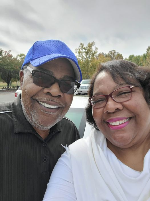 Burgess4GenSec's tweet photo. Daddy/Daughter moment! 💙 Take a senior with you to the polls. Exercise your rights by voting. #voteearly #VoteBlue #Election2022 #buildingwithburgess https://t.co/JTD7l7QYbh