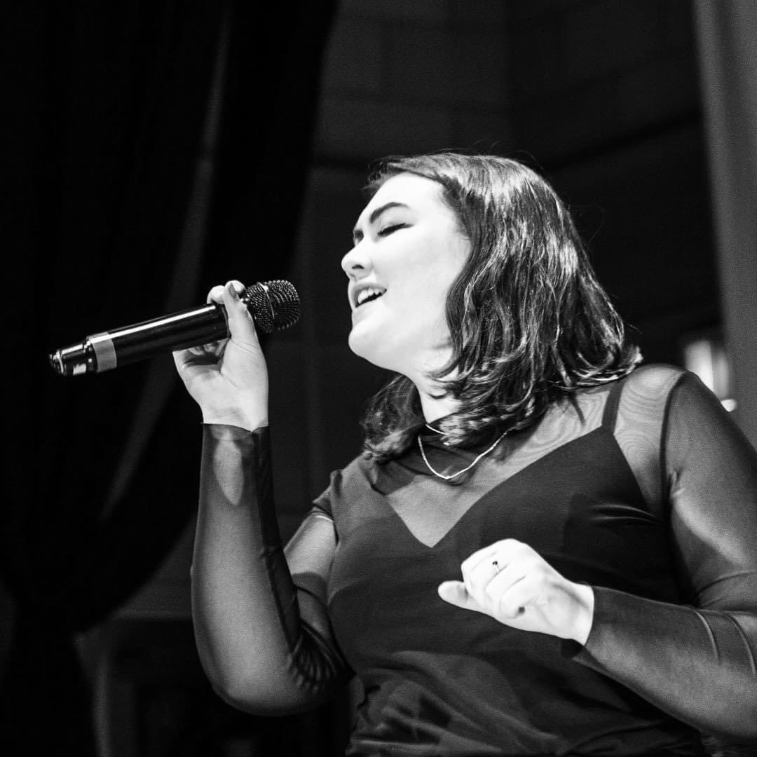 GrandPavilion's tweet photo. THIS WEEK ๐๏ธ๐ต We're welcoming singer/songwriter Siobhan Waters, to Porthcawl this Friday (2-4pm) for our first #FreeMusicFriday.
Spread the word and join us this Friday afternoon for free hot drinks and a few hours of great live music. No need to book - just turn up and enjoy! https://t.co/azj4Vf2I31