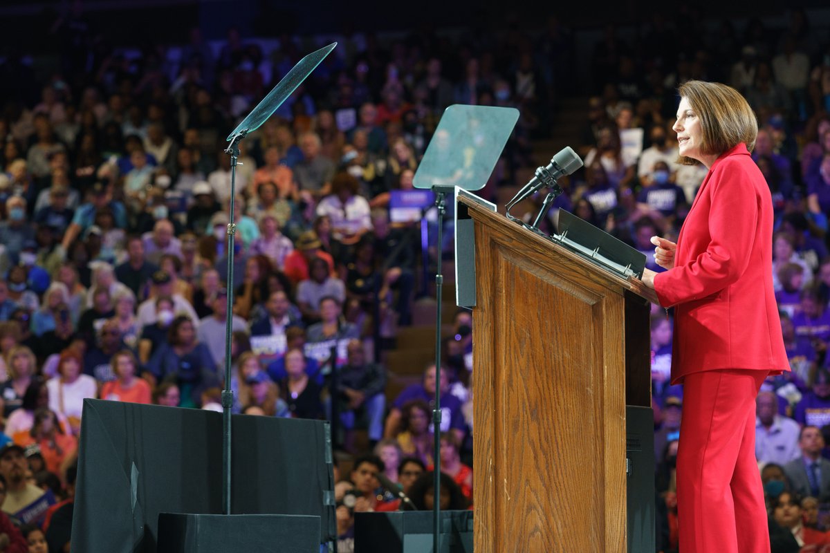 CortezMasto's tweet image. It was my privilege to speak directly to my Las Vegas community last night about what's on the line in this election for our families.

Thank you so much to @BarackObama for joining us - now let's go vote!