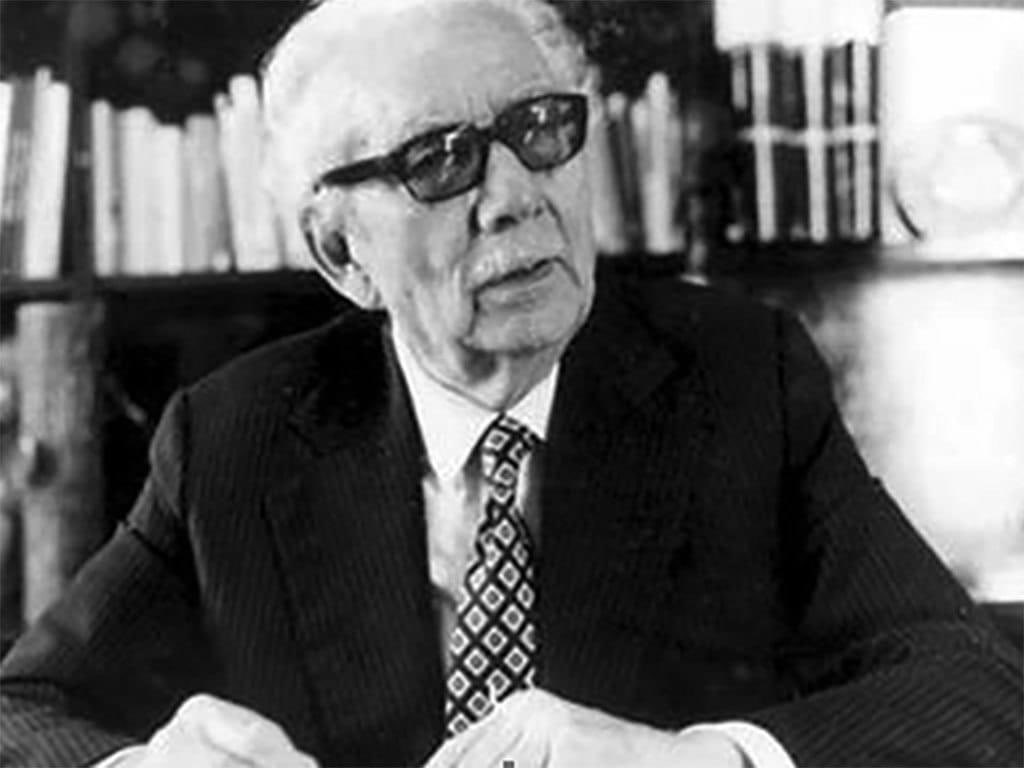🇨🇺 Un día como hoy nace Juan Marinello. El nombre del prestigioso revolucionario cubano recorre el complicado pero formidable itinerario de lo más radical de la izquierda en #Cuba durante parte considerable del siglo.
#CubaViveEnSuHistoria