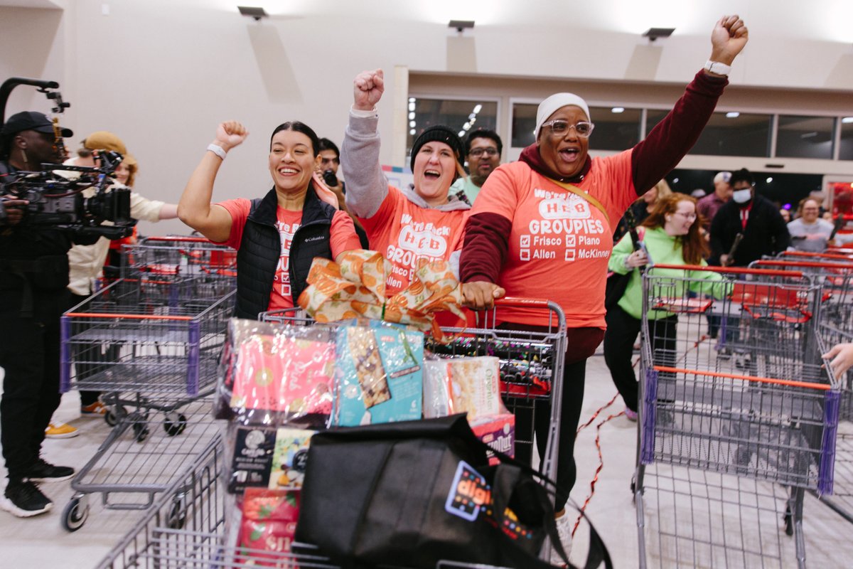 HEBNewsroom's tweet photo. Busy day today! All in one day we opened three stores: H-E-B Plano, H-E-B Willis, and H-E-B Magnolia Place. 
https://t.co/4aSPLoJHX7
https://t.co/VyHMLT3Nrq https://t.co/PTZNLQMSOX