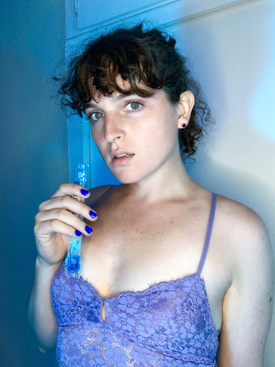 Mia Moore on Twitter: "bubblegum vibes 💖💙"