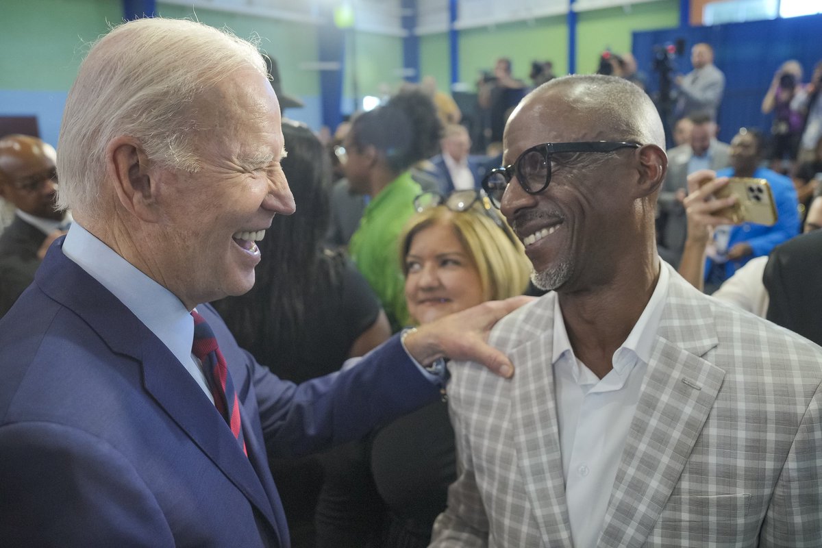 I believe in Social Security and Medicare.
I’ve fought to protect them throughout my career.
And I’ll keep fighting for them.