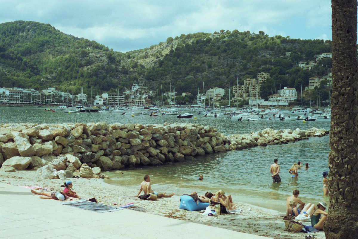 ingloriousjohn_'s tweet photo. Summertime sadness #35mmfilm #canona1 #cinestill800t https://t.co/ioOugMQaBb