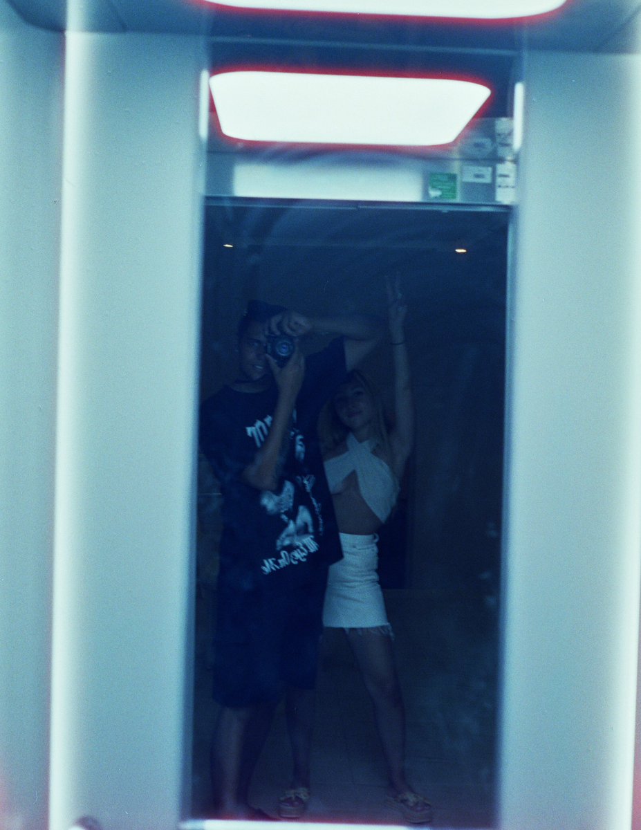 ingloriousjohn_'s tweet photo. Summertime sadness #35mmfilm #canona1 #cinestill800t https://t.co/ioOugMQaBb
