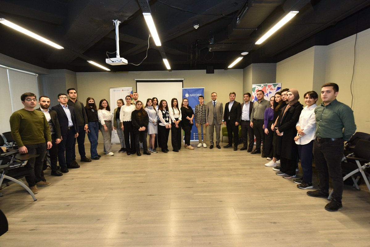 GTohfesi's tweet photo. 8 Noyabr Zəfər Günümüzlə əlaqədar @NAYORA_AZ təşkilatçılığı ilə Milli Məclisin deputatı @RamilRhasanov ilə  görüşümüz baş tutdu.  Beynəlxalq təmsilçiliyin ölkəmiz üçün əhəmiyyəti kimi mövzularda müzakirələr aparılıb, 
#AzGF #GənclərFondu #NAYORA #GənclərTəşkilatları #GTİB https://t.co/i9jCATTb6Q