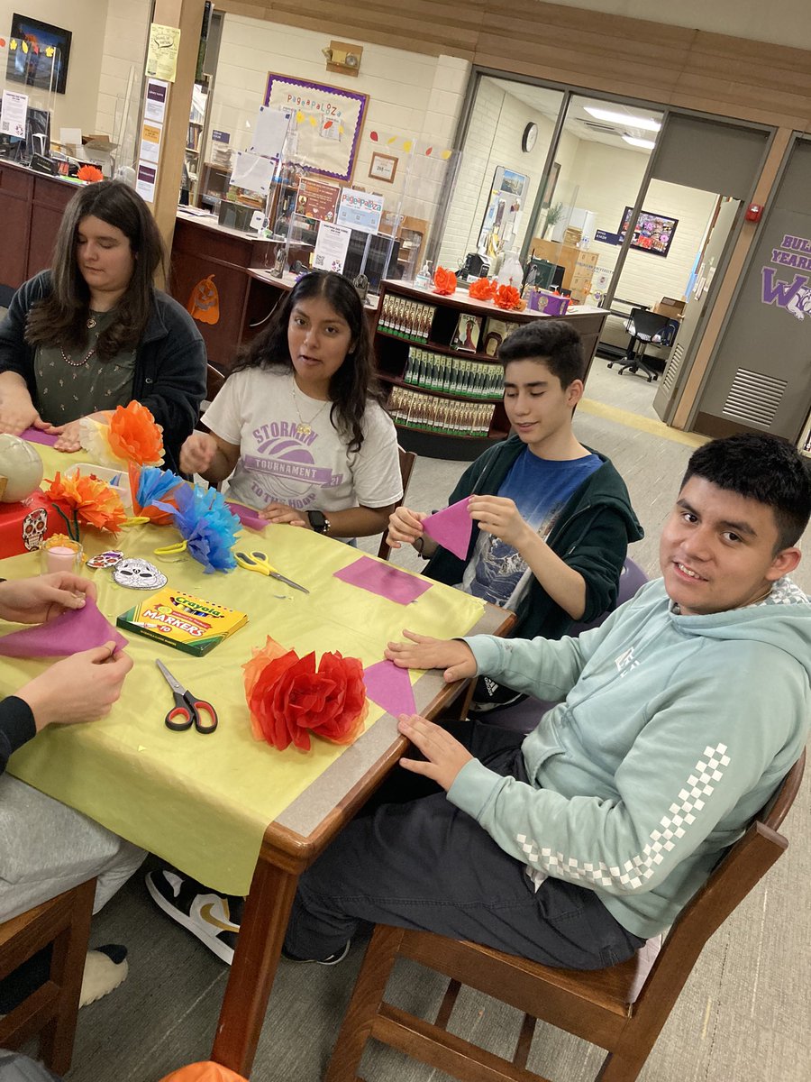 Sp1Wheeler's tweet photo. @SraNoll and I brought our classes together to learn from each other about Día de Los Muertos. Gracias a @WHSreads for all the great activities! https://t.co/Hq56mXwIAZ