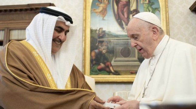 aimanMazyek's tweet photo. Bin in #Bahrain angekommen. Hochkarätige Internationale #Dialog-Konferenz #jüdischer, #christlicher und #muslimischen Repräsentanten und Würdenträger beginnt morgen. Am Freitag wird dann hier der #Papst erwartet. Dabei kommt es erneut nach #AbuDhabi 2019 zum Spitzentreffen (1/2) https://t.co/1DnSVkut5x