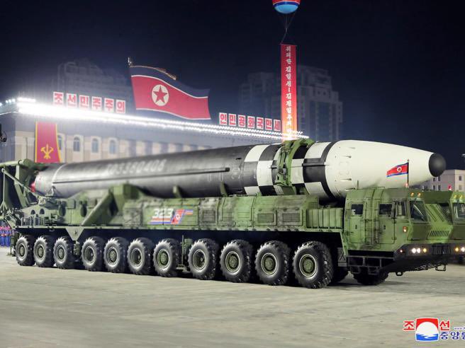 Beccapress_'s tweet photo. Scambio di missili tra le due Coree. Pericolosa #escalation militare. #KimJongUn #CoreadelNord #CoreadelSud https://t.co/0coqMZNUPm
