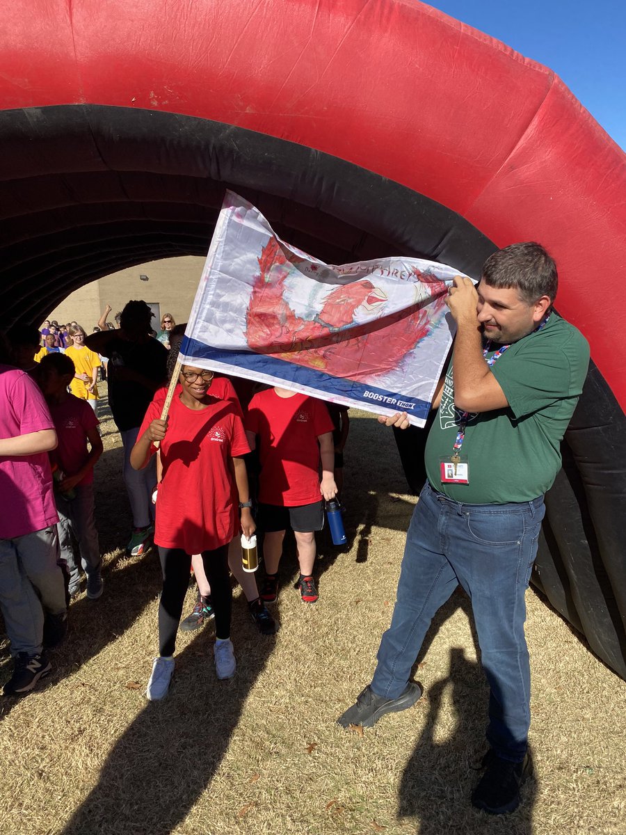 dempseyskids's tweet photo. FUN RUN ‘22!!! So much fun! #oesrams https://t.co/SBPiHL3hAV