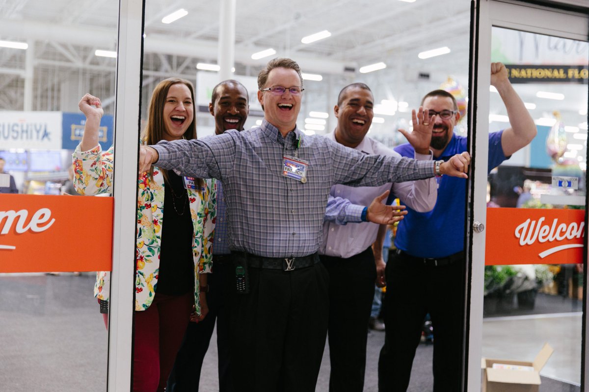 Busy day today! All in one day we opened three stores: H-E-B Plano, H-E-B Willis, and H-E-B Magnolia Place. 
newsroom.heb.com/h-e-b-plano-no…
newsroom.heb.com/h-e-b-opens-st…