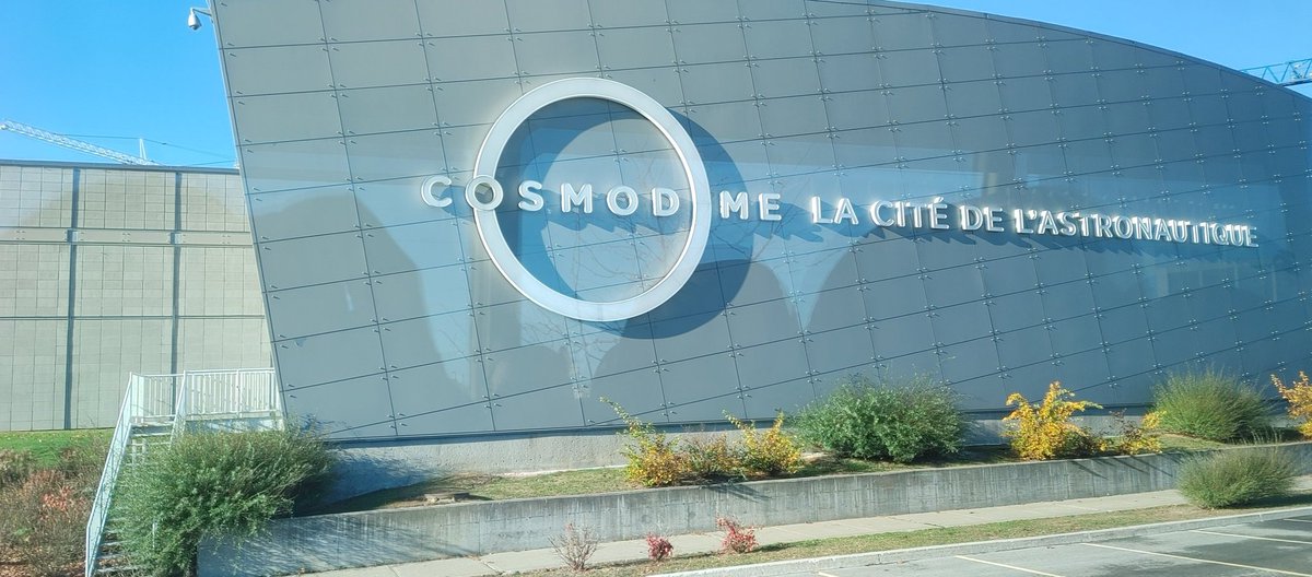 mbuber14's tweet photo. BIENVENUE AU COSMODOME!!
#Montréal #FRA1DT https://t.co/Xlzx0LOa45