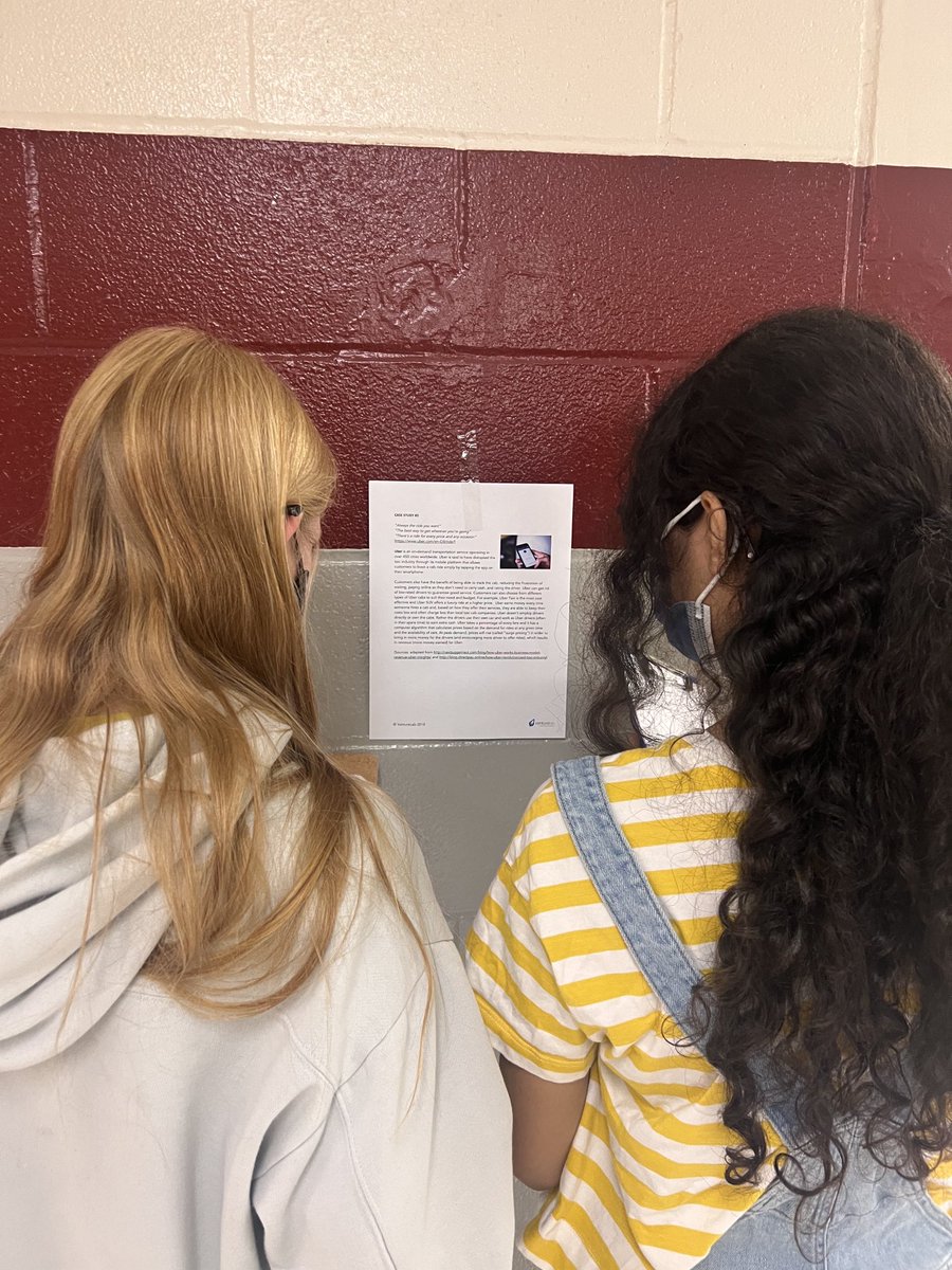 NISDStevensonGT's tweet photo. IT 2 analyzing case studies of popular businesses to hypothesize what their business model might look like. @NISDGTAA @NISDStevenson #WhyGT #NorthsideGT #RootEdStevenson https://t.co/k3DIEXVeYx