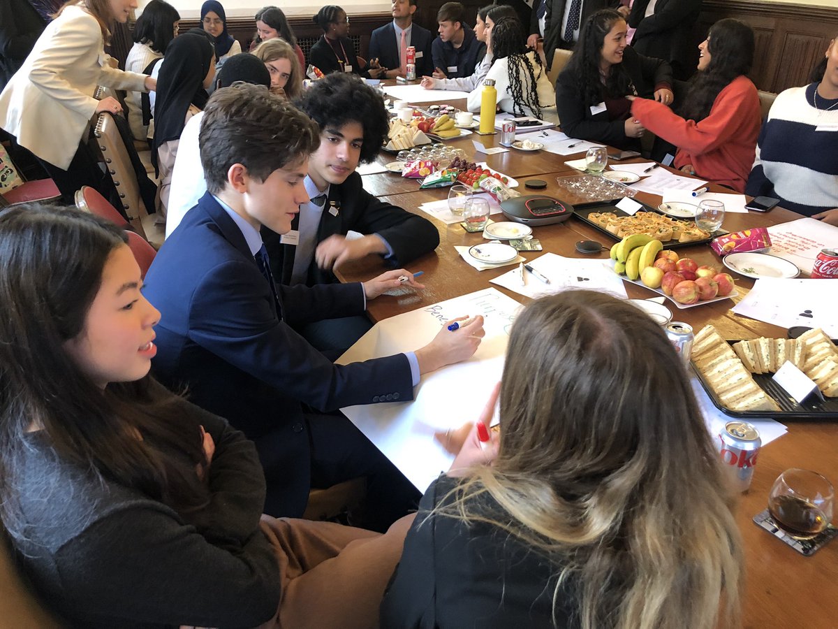 Alleyns_Upper's tweet photo. It was great to welcome student leaders from the 7 schools with connections to the Dulwich Estate for leadership training today, followed by a visit to @DulwichGallery. @_JaneLunnon @AlleynsSchool https://t.co/RSJbdMjRnE