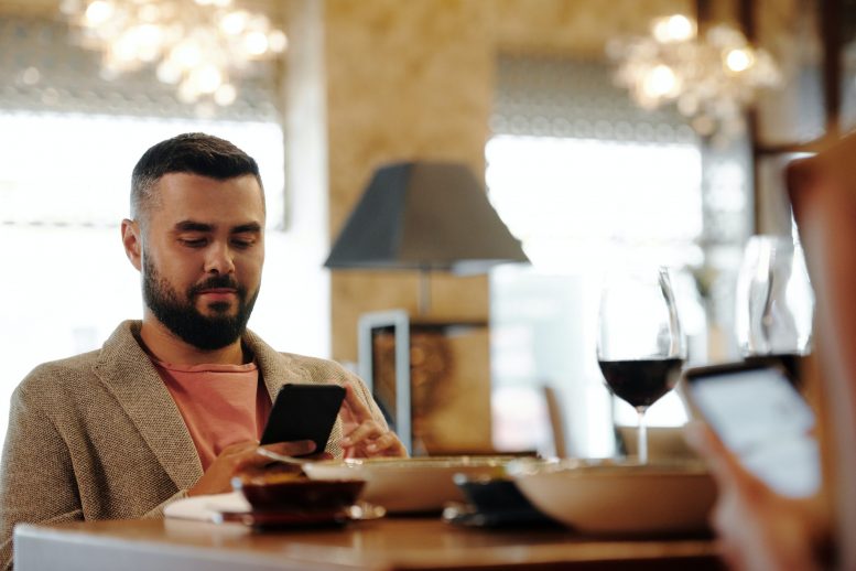 GivexCorp's tweet photo. Have you ever wondered what your customers really want from your Givex loyalty app? @RestoBizCRFN has all the details on what consumers are looking to get out of their rewards program.
#LoyaltyRewards #RestaurantApps #RestaurantTech
https://t.co/FihWdroH71 https://t.co/yZmpgjiKqH
