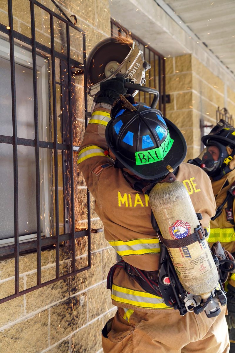 MiamiDadeFire's tweet photo. On Wednesday, #MDFRClass150 took part in a forcible entry training. Choosing the right forcible entry tool & knowing how to use it safely are just some of the skills the recruits need to know before reporting for their first shift next February. #MDFRTraining https://t.co/qfpG6P2SuL