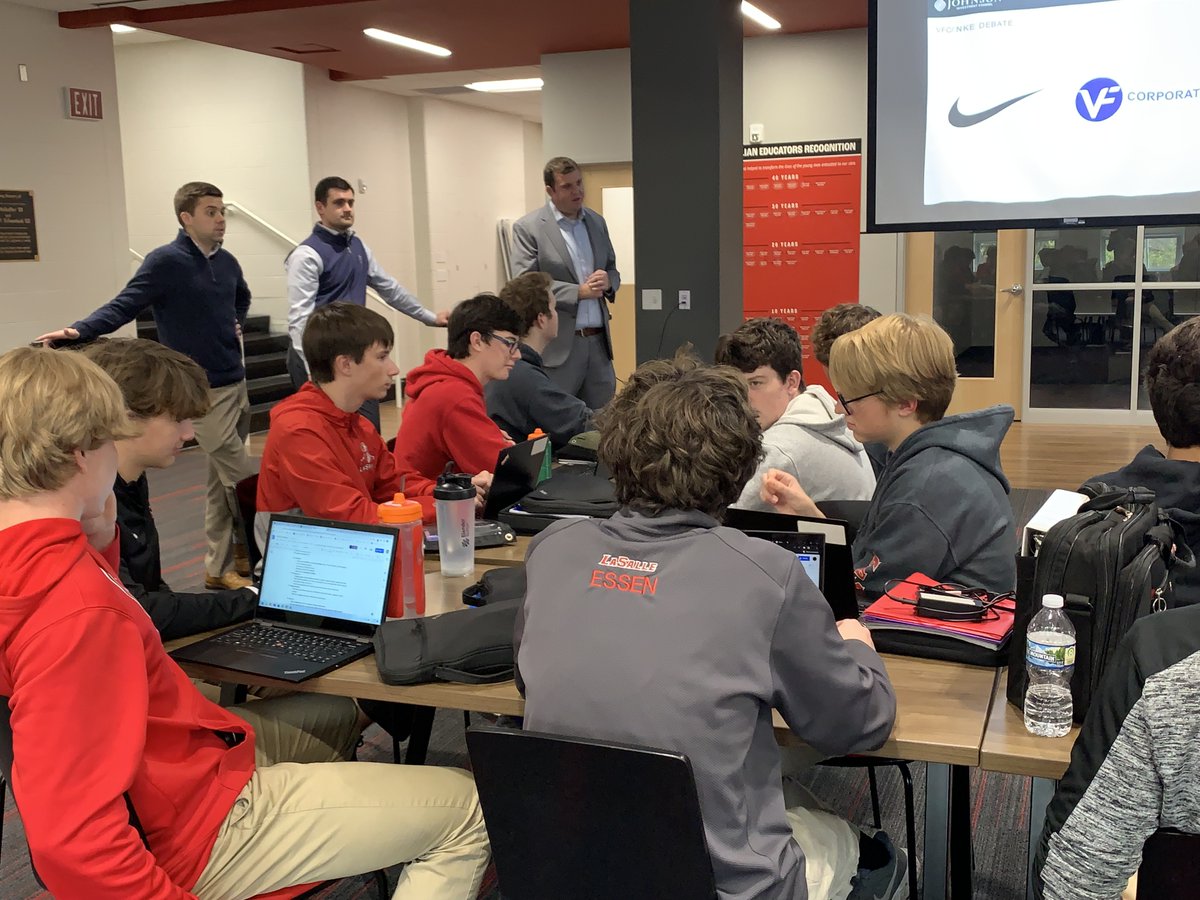 LS_Scholars's tweet photo. Great opportunity to learn about stock evaluation from the team @johnsoninv, a great LSI partner for the past 10 years. Next step, students @LaSallePride will develop and present a portfolio to @johnsoninv. #FindYourInterest #FindYourPassion #FindYourFuture https://t.co/7jhPXwt6Kn