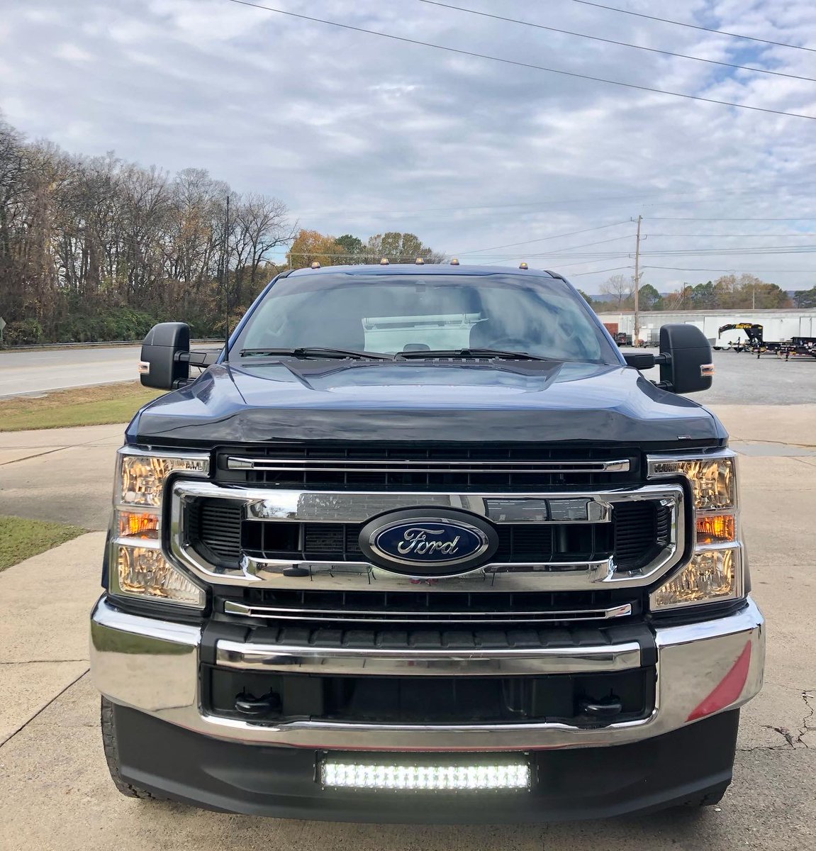 4tntusa's tweet photo. Job done! 
A good looking up fit with: Weather Guard Top Sider Boxes, Gen-Y Hitch, Rigid lights and Luverne Running Boards https://t.co/pI3U8G3BlV
