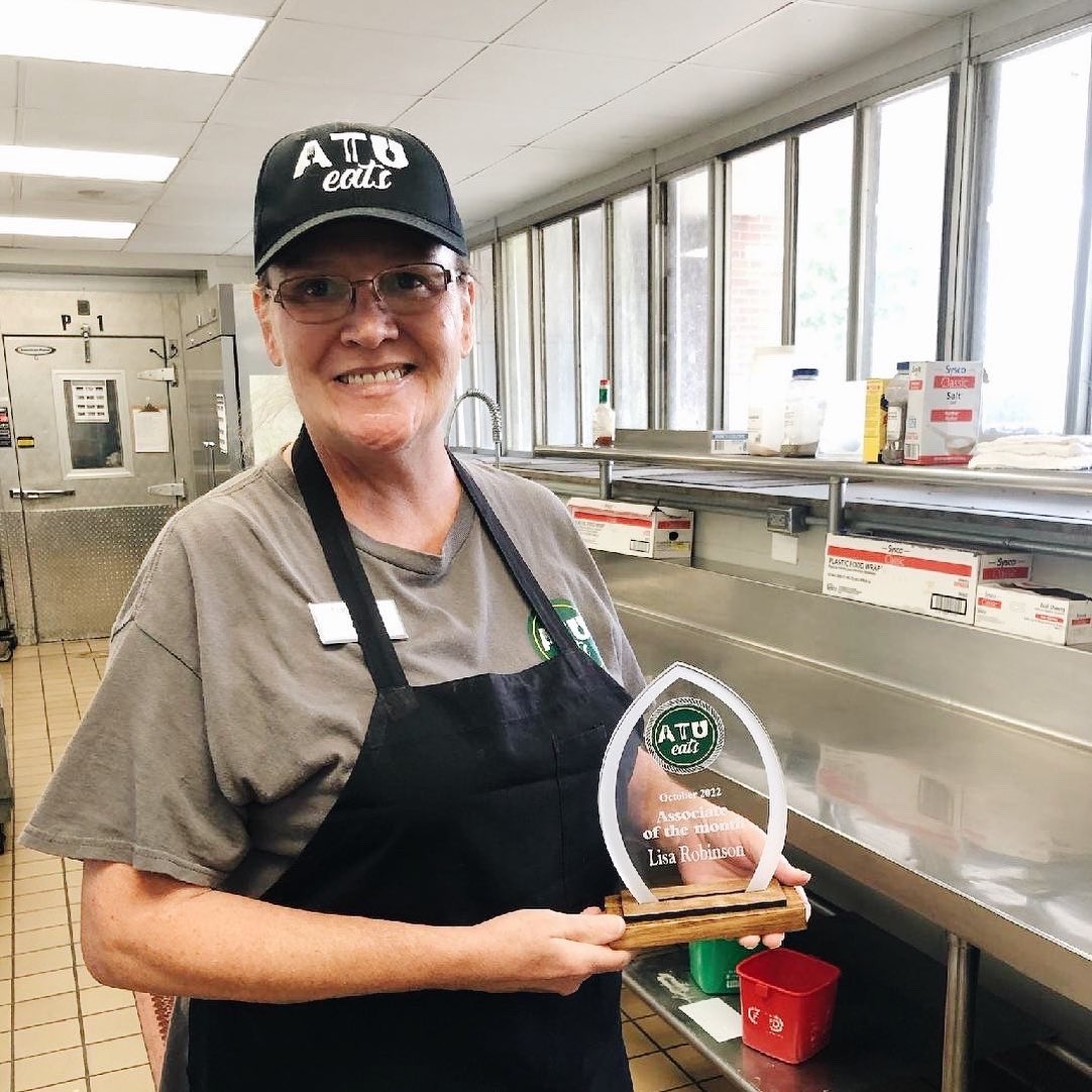 ATUeats's tweet photo. Celebrating our associates, Tina and Lisa, as well as our student associates, Isabella and Landon, today for all their outstanding hard work on this campus! Thank you for all that you do for ATUeats! 💚 
. . .
#atueats #AssociateoftheMonth #StudentAssociateoftheMonth https://t.co/tUsdxxtngu