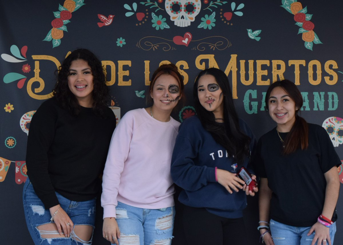 LCHS_MAS's tweet photo. Día de los Muertos with MAS and LCHS Art Club https://t.co/edim1hQRty