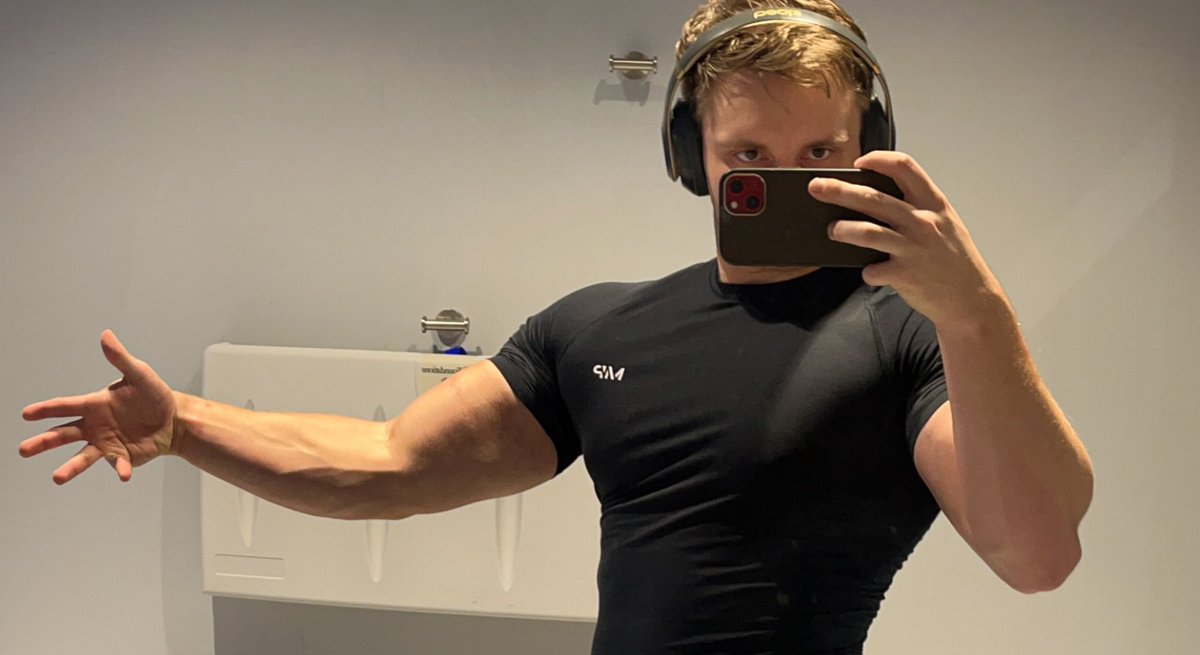 ljulee98's tweet image. Work to motivate, evolve, or show those who hurt you wrong