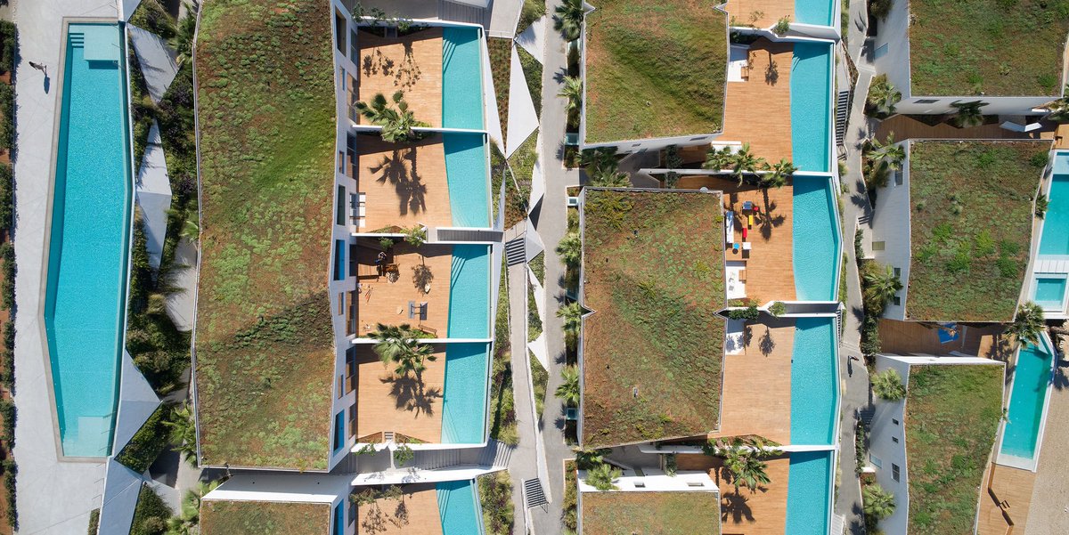 Arqenblanco's tweet photo. Complejo residencial Marea - WORKac 
Imagen: WORKac 
________________________________
#workac #batroun #libano #greenstudios #arquitecturaenblanco #arquitectura #architecture #archdaily #architectureinwhite https://t.co/CaN372VsXK