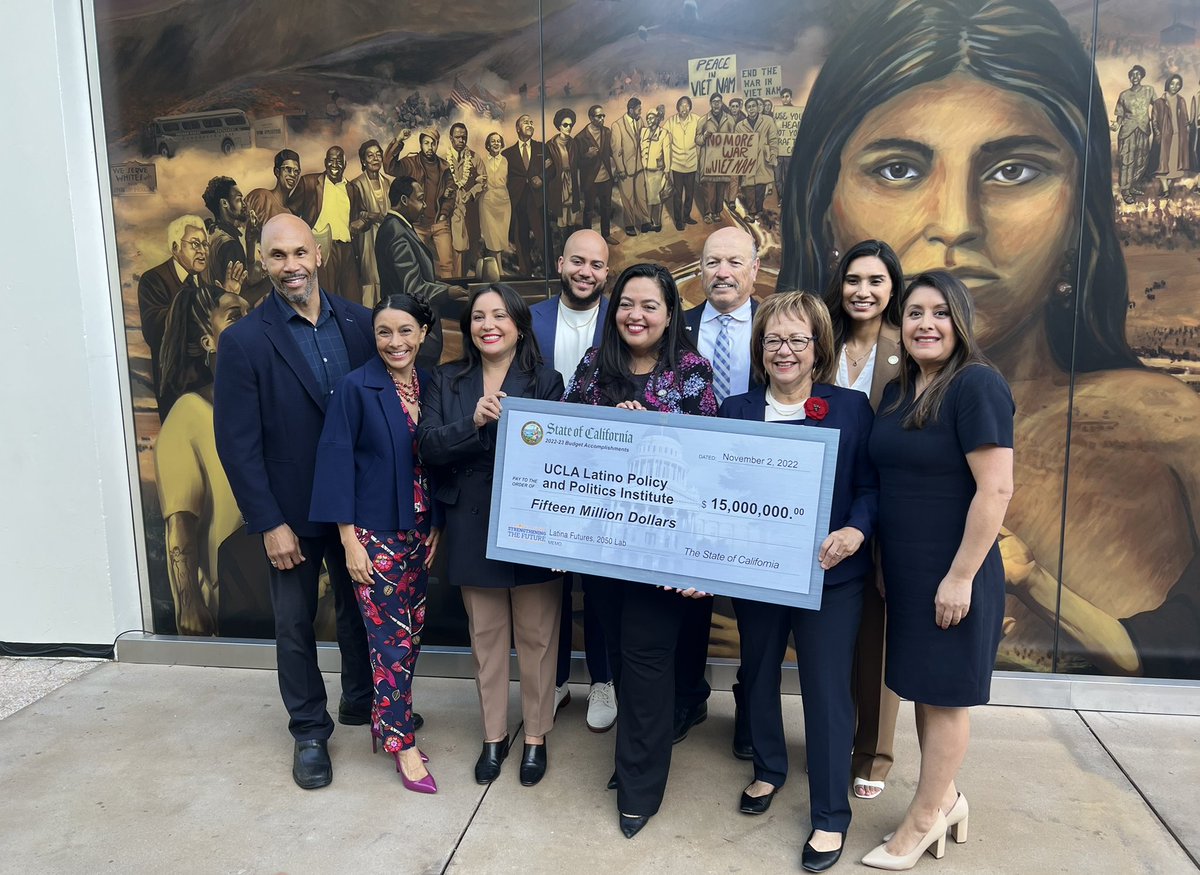 UCLAlatino's tweet photo. And that’s a wrap! 

Thank you so much to @SenMariaEDurazo, @AsmCervantes, @AsmCarrillo, @isaacgbryan, @darnell_hunt, @priscillacheng, @V_Terriquez, @SonjaFrancine, and our champions in the @LatinoCaucus &amp; CA State Government.

#LatinaFutures2050 Lab 🙌🙌 https://t.co/uLGhKtKC9z