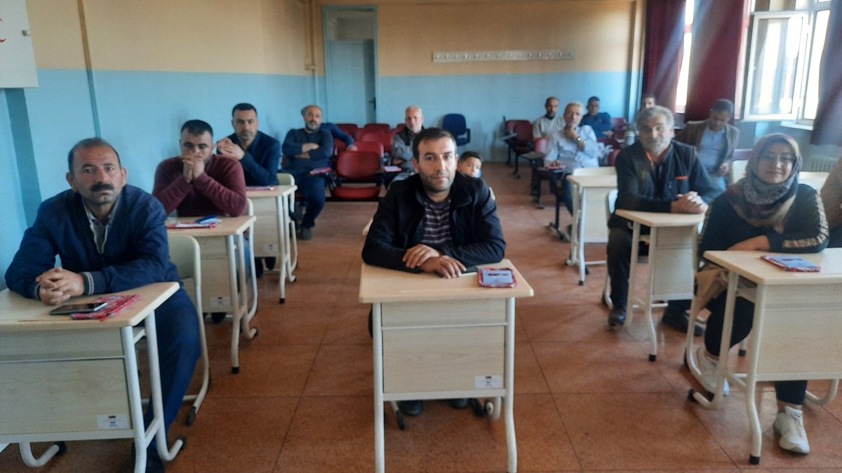 SehitkamilHem's tweet photo. "Aile Okulu Projesi" eğitici eğitimleri, onlarca açılan kurslar ve müdürlerimizin saha ziyaretleriyle tüm hızıyla devam etmektedir..
👉Mesem 
👉Sadettin Batmazoglu İlk.
👉Sema Ahmet Daniş Ort....
     Teşekkürlerimizle🙏🙏 https://t.co/sVsxw7jxg5