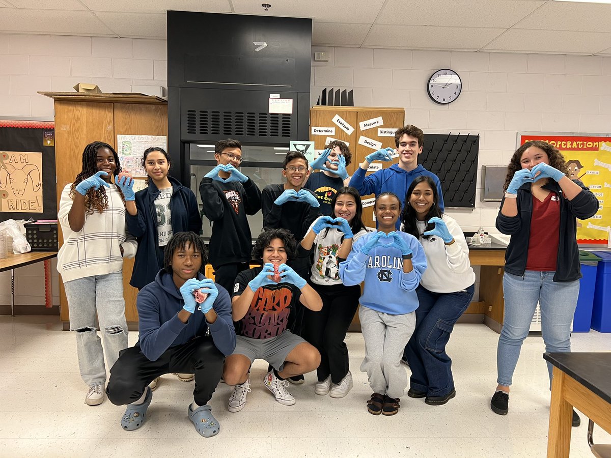 DeptScience's tweet photo. IB Biology seniors examined sheep hearts as an introduction to their unit on the cardiovascular system! #handsonscience https://t.co/o7ZKdrUdTb