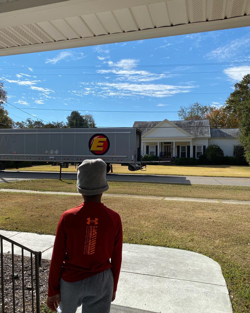 TajisTents's tweet image. Just received my order ! Thank you sir. Please share my story .  #StoppingTraffic. #Delivery #Tents #tajistents #homelessinamerica #18wheelerWorthy #DonatePlease Cashapp: TajisTents 
GoFundMe: Taji’s Tent’s 
Zelle, Amazon or ApplePay (803)293-8154 
Venmo : @Tajis-Tents
 $25 each