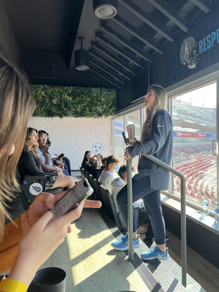 LHSwDECA's tweet photo. We had so much fun at the Titans learning lab!! We met and talked to so many amazing people!! Can’t wait to go next year!!😊#deca #TITANSLL #Titans https://t.co/5twd7vOSIw