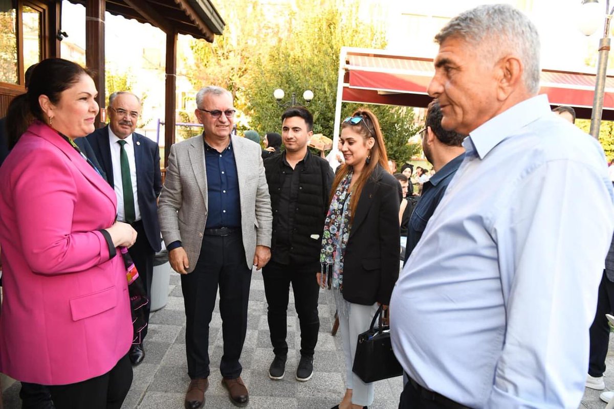 vuralisa22's tweet photo. T.Ü Aktif Gençlik Topluluğumuzun Dayanışma ve tanışma programımızı 400 Üniversiteli kardeşimiz ile gerçekleştirdik. 

#AktifGençlikTopluluğu
#Edirne #TrakyaÜniversitesi https://t.co/lYkQTOAaE0