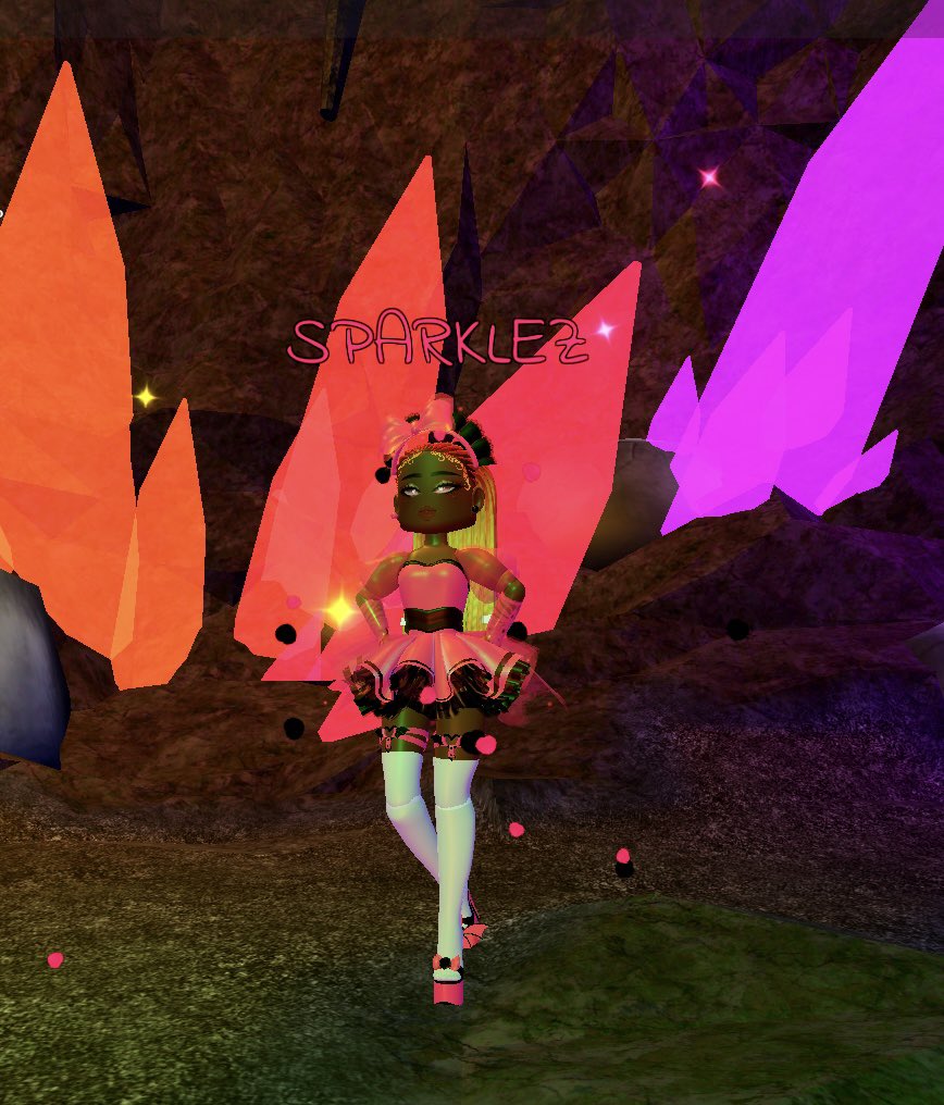 SparklezBlox's tweet photo. Did someone call the PowerPuff Girls  ♥️💙💚 #Roblox #royaleween #royalehigh  Royaleween was fun cant wait for the next event! https://t.co/4DWwbYmjoJ
