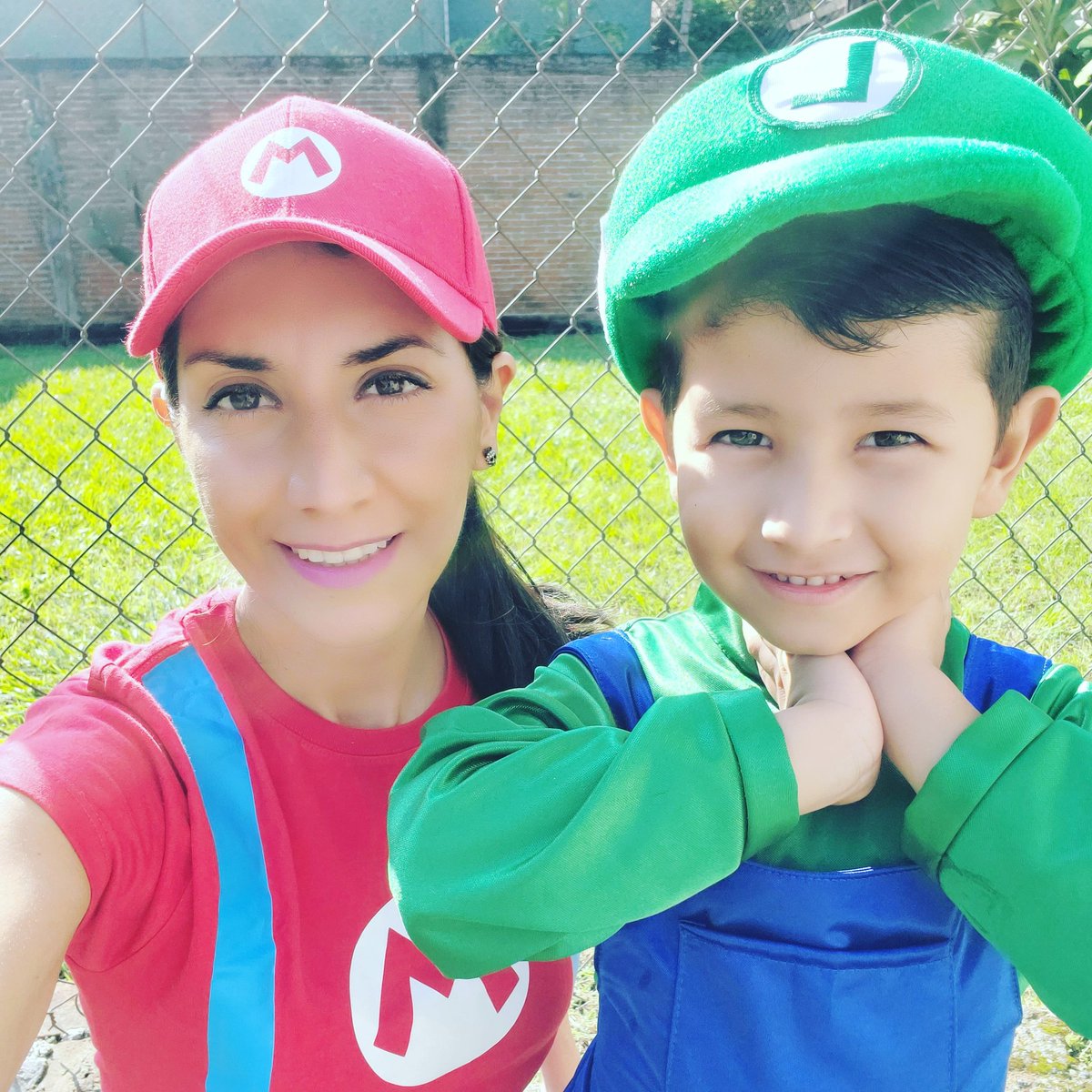 angpersa's tweet photo. @marthadebayle Mario y Luigui https://t.co/Zz4JtPgXT8