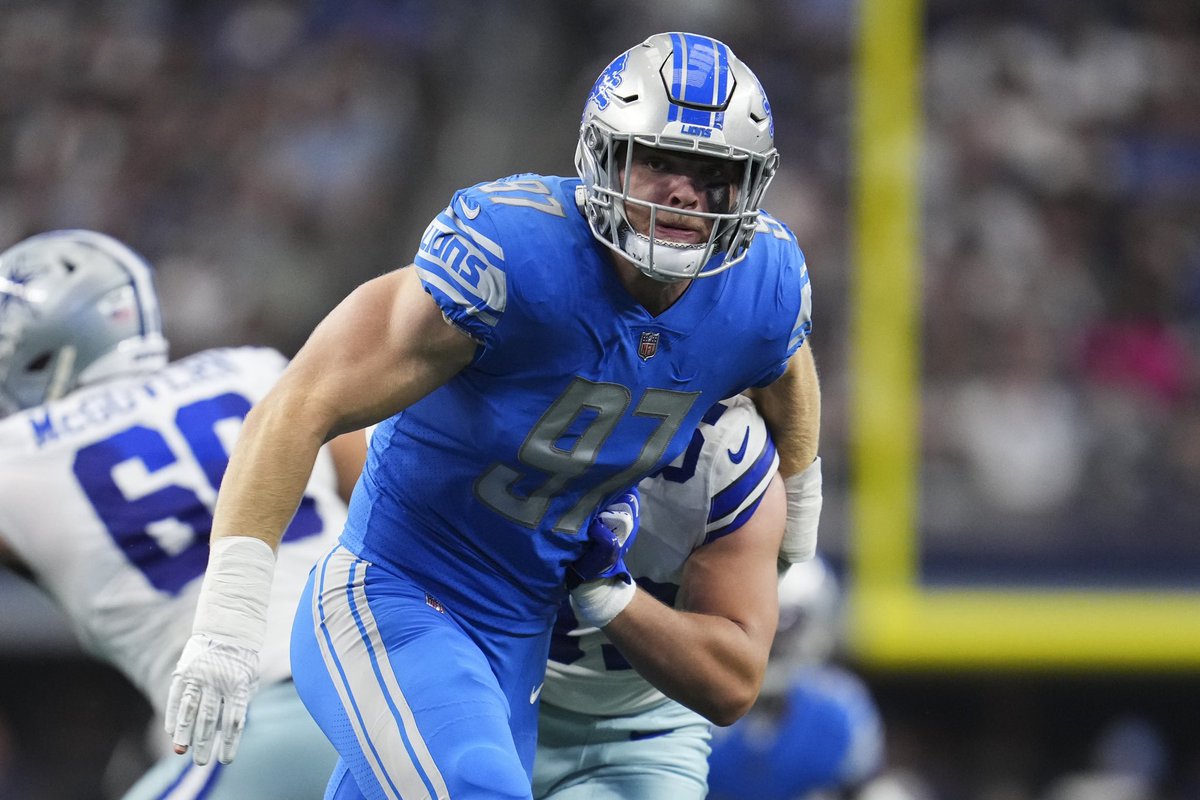 Aidan Hutchinson through 7 games: • 22 total pressures (most among rookies) • 5 sacks (most among rookies) • 11.8% pass rush win rate • 18 TOT The Lions rookie has been a FORCE on the line of scrimmage 💪