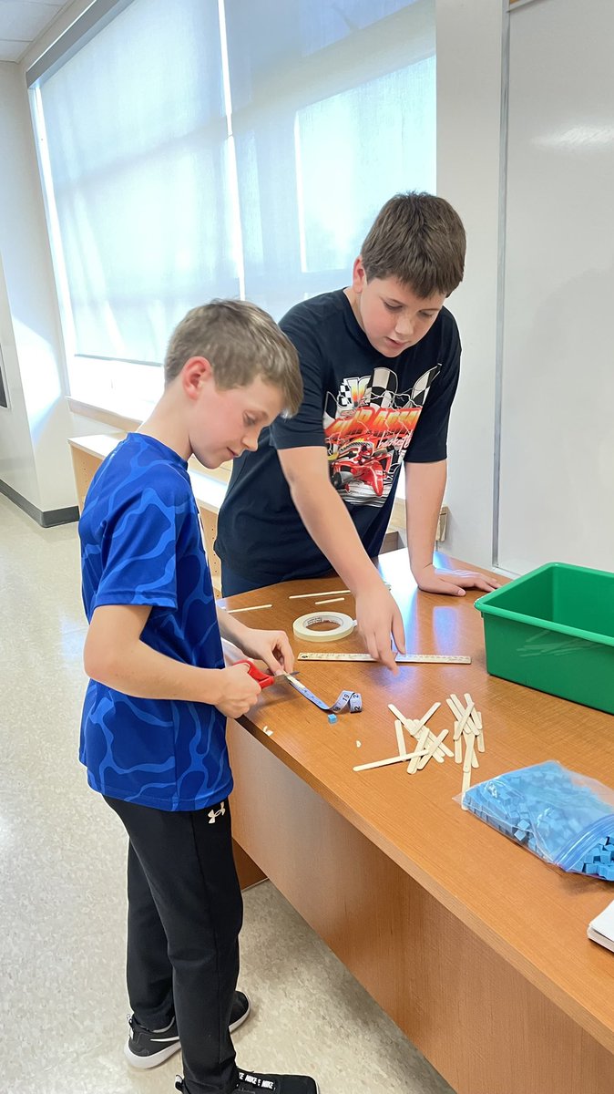 Grade Six Griffins tweet media