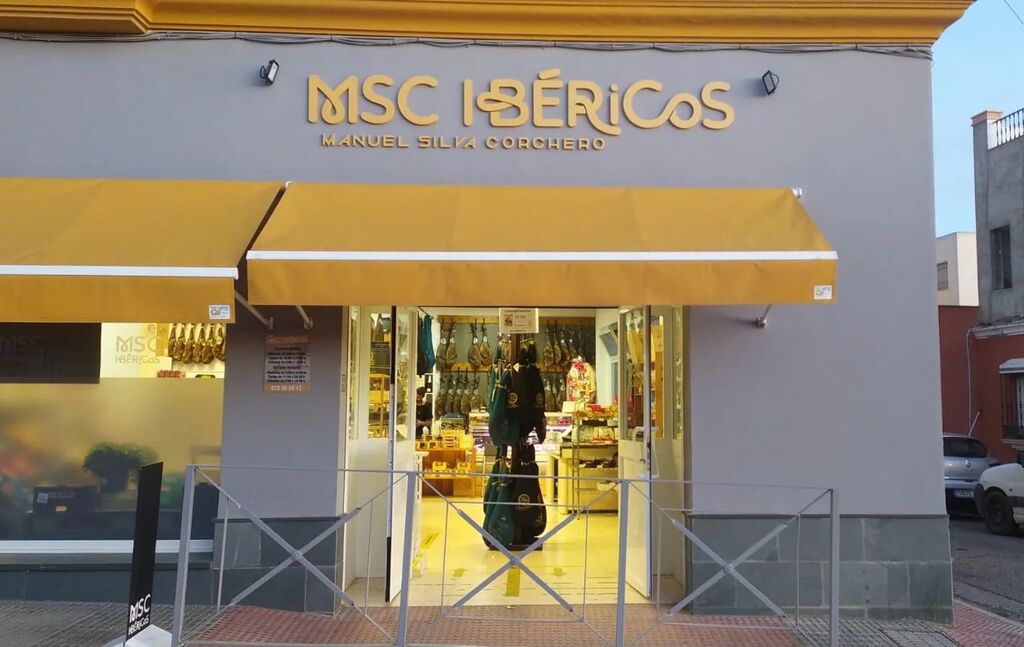 mscibericos's tweet photo. ¿Quieres probar alguno de nuestros productos? 😋👇

Visita nuestra tienda física en Sanlúcar La Mayor. Podrás encontrar todo nuestro catálogo de productos

#tiendaMSCIbéricos #rrssmsc #nuevolookshop #preparadosparalaNavidad https://t.co/QGTM5TFmRt